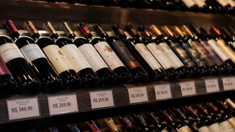 Como a Queda de Tarifas dos Vinhos Europeus Deve Impactar o Varejo no Brasil