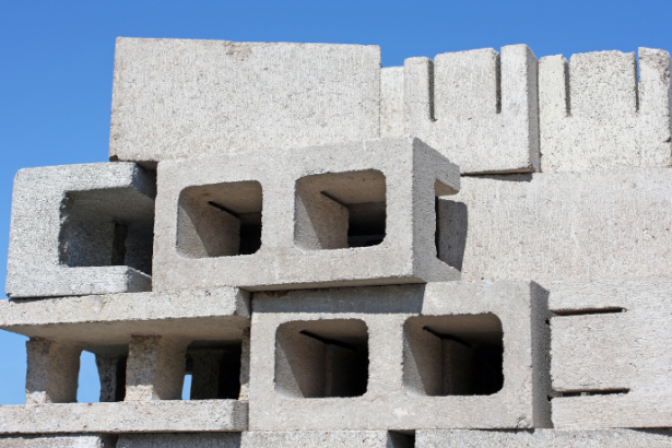 Valderci Malagosini Machado destaca as vantagens dos blocos estruturais com alta precisão dimensional para elevar a qualidade das obras residenciais.