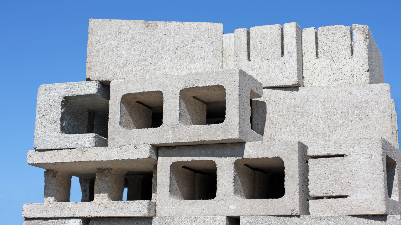 Valderci Malagosini Machado destaca as vantagens dos blocos estruturais com alta precisão dimensional para elevar a qualidade das obras residenciais.