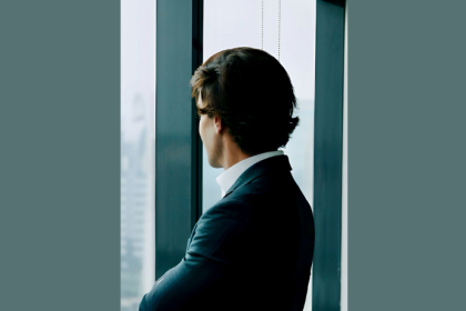 Pensamento de Segunda Ordem com Ian dos Anjos Cunha: a habilidade estratégica de antecipar impactos invisíveis que moldam o futuro antes do presente terminar de acontecer.