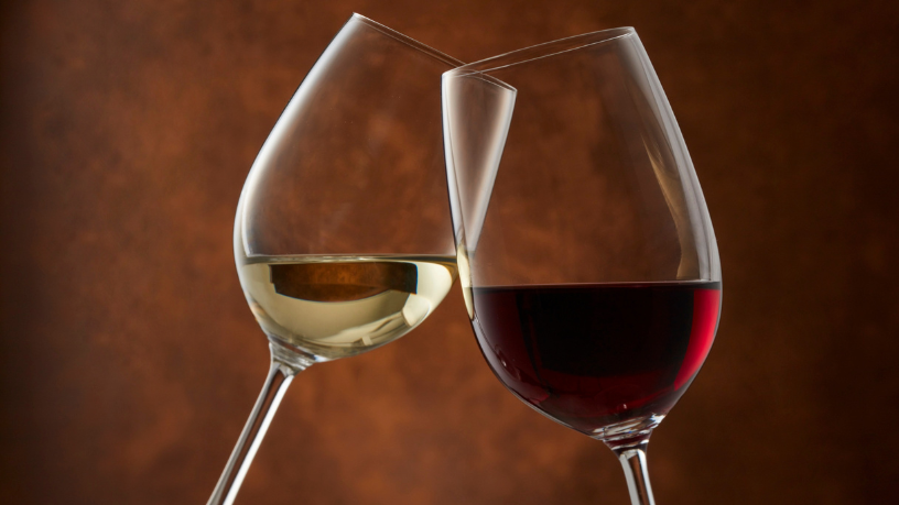 Vinho ou cerveja e saúde cardiovascular: o que realmente pesa nas escolhas do dia a dia