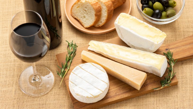 Feiras gastronômicas gratuitas em São Paulo: experiência com queijos e vinhos ganha força entre consumidores