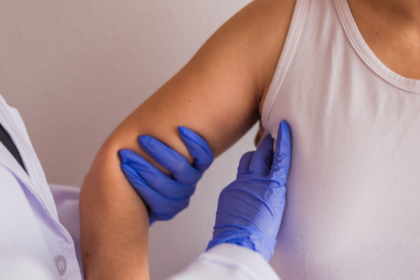 A prevenção do câncer de mama exige acompanhamento regular e atenção aos exames recomendados, como ressalta Vinicius Tadeu Sattin Rodrigues.