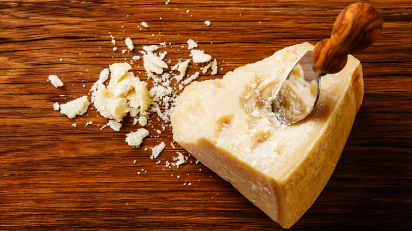 Queijo Parmesão de Minas Gerais: regulamentação, identidade e o avanço da excelência brasileira no mercado de queijos